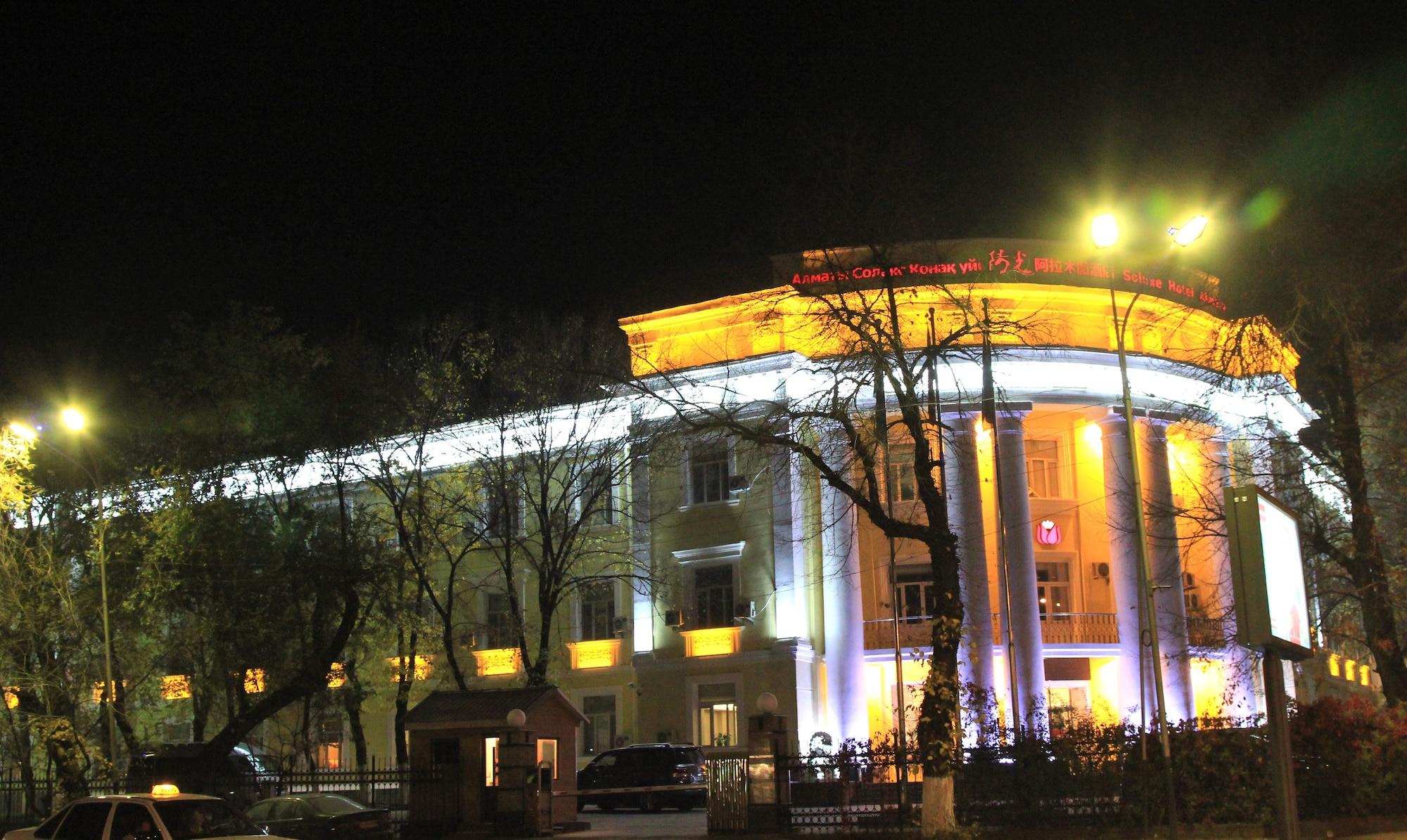 Soluxe Hotel Almatý Exterior foto