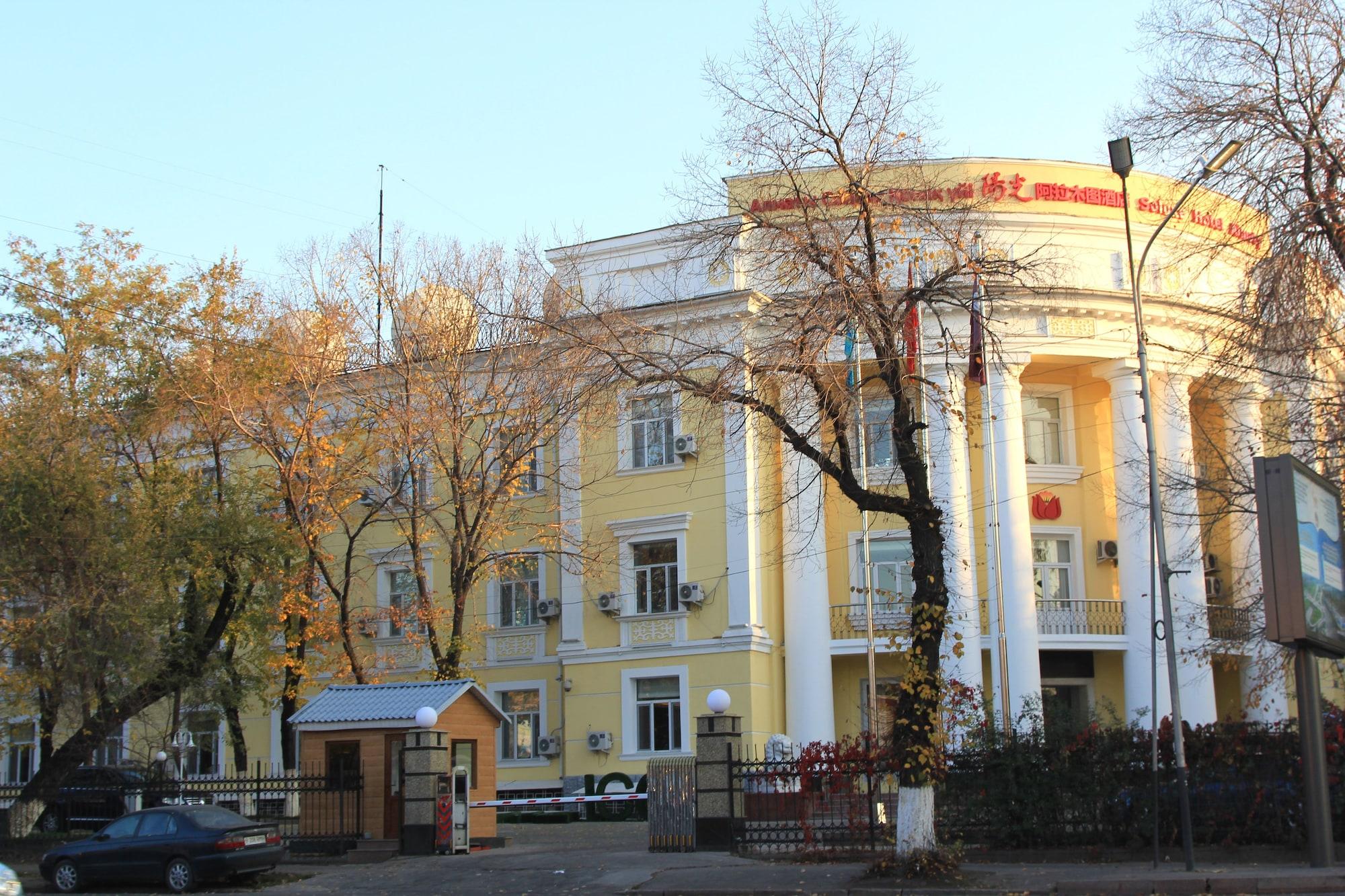 Soluxe Hotel Almatý Exterior foto